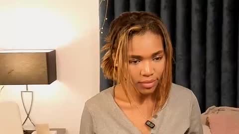 Snapshot of lily_miiller chatting on September 22, 10:19 pm Lily Miiller online show from September 22, 10:19 pm
