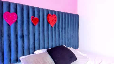 Snapshot of lily_miiller chatting on February 18, 8:37 pm Lily Miiller online show from February 18, 8:37 pm