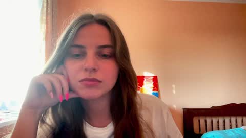 Snapshot of lily_smily chatting on February 7, 11:12 am Lily online show from February 7, 11:12 am