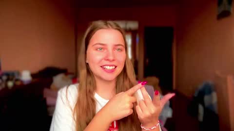 Snapshot of lily_smily chatting on February 28, 9:47 am Lily online show from February 28, 9:47 am