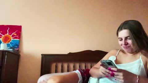 Snapshot of lily_smily chatting on February 14, 7:07 am Lily online show from February 14, 7:07 am