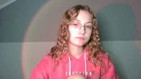 Snapshot of lily_tayberry chatting on September 14, 3:32 pm small lily online show from September 14, 3:32 pm