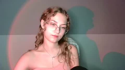 Snapshot of lily_tayberry chatting on September 12, 3:30 pm small lily online show from September 12, 3:30 pm