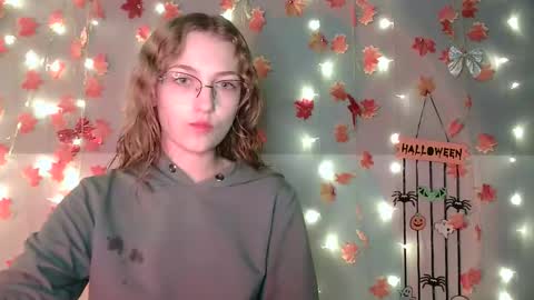Snapshot of lily_tayberry chatting on October 19, 3:03 pm small lily online show from October 19, 3:03 pm