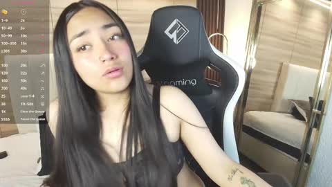 lily_waist online show from February 5, 11:35 am