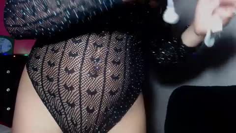 lilyjamesx online show from September 10, 3:23 pm