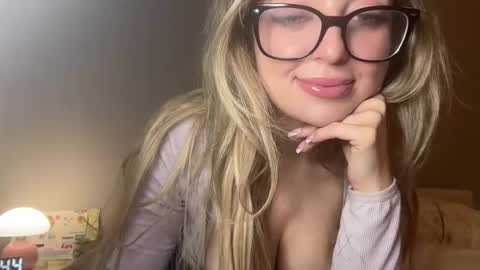 LilyMae online show from January 11, 6:44 pm
