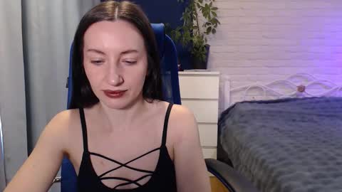 Lily online show from October 27, 3:02 am