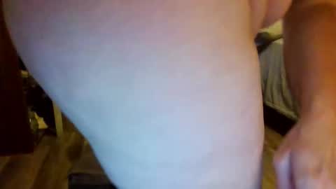 lilypad1981 online show from June 6, 11:00 pm
