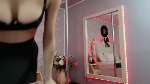      online show from October 20, 4:04 am