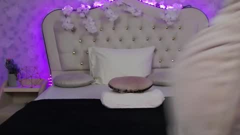      online show from September 22, 4:11 am