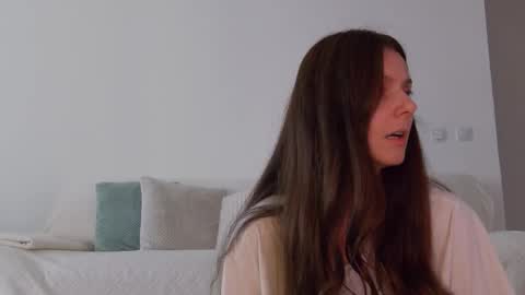 Lily online show from September 29, 1:05 pm