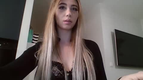 Lily online show from February 2, 8:08 pm