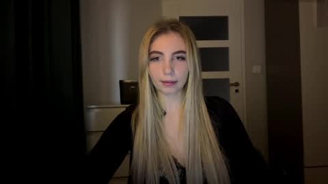 Lily online show from May 8, 6:54 pm