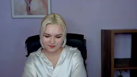 Lily online show from February 12, 3:36 pm