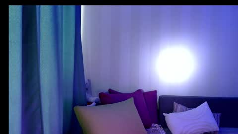 LilyXSky online show from February 21, 1:00 pm