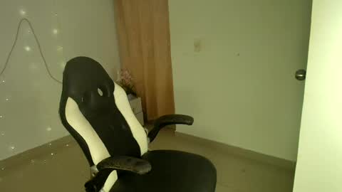lina_andr online show from June 11, 3:47 am