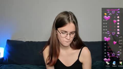 Snapshot of lina_hall chatting on December 10, 12:49 pm lina hall online show from December 10, 12:49 pm