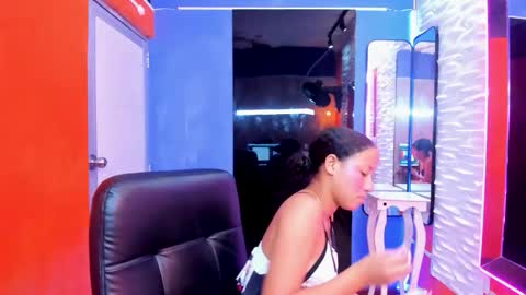 Snapshot of lina_kl chatting on October 21, 3:10 am lina_kl online show from October 21, 3:10 am