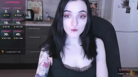 Lina 3  1715622743 online show from December 23, 9:24 am