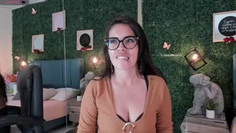 Lina  online show from October 31, 11:47 am