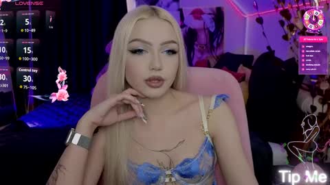 I am Lina online show from April 1, 1:41 pm