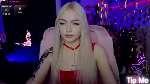 I am Lina online show from March 25, 3:04 pm