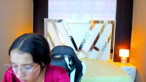  Linda  online show from November 1, 7:18 pm