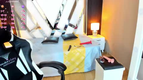 Snapshot of linda4petite chatting on September 30, 6:57 pm Linda online show from September 30, 6:57 pm