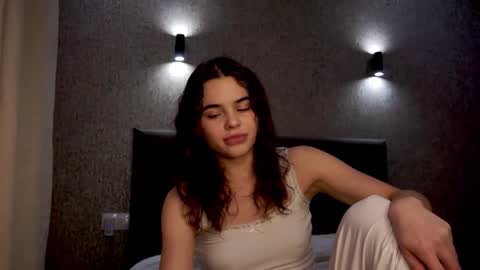 Linda online show from December 4, 1:57 pm