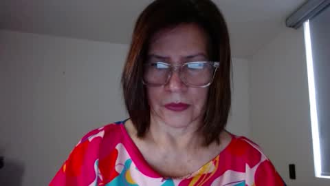 Linda Hanna online show from November 14, 2:39 pm