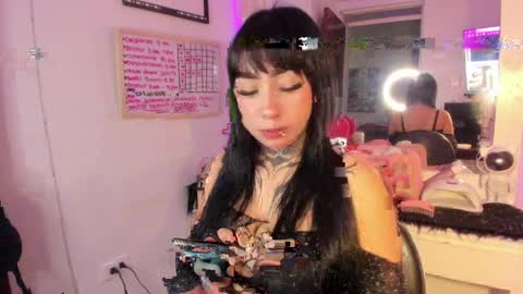 Lindaa maria  online show from April 7, 2:57 am