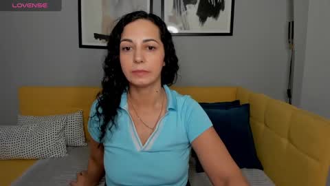Snapshot of lindainsatiable chatting on March 9, 1:25 am Linda online show from March 9, 1:25 am