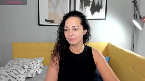Snapshot of lindainsatiable chatting on February 24, 1:44 am Linda online show from February 24, 1:44 am