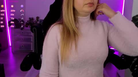 Linda  --  online show from February 23, 10:05 pm