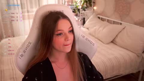 Snapshot of linesssssa chatting on February 19, 7:27 pm linesssssa online show from February 19, 7:27 pm