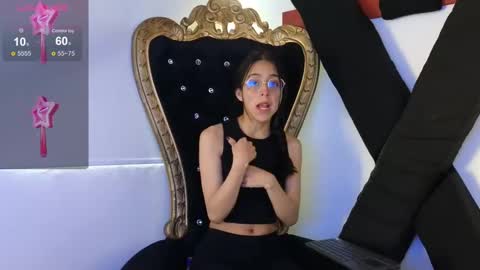 Snapshot of ling_ling24 chatting on December 3, 12:05 pm ling ling24 online show from December 3, 12:05 pm