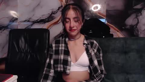 Snapshot of ling_ling24 chatting on February 7, 4:16 am ling ling24 online show from February 7, 4:16 am