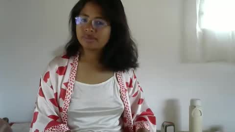 liora online show from February 1, 5:17 am