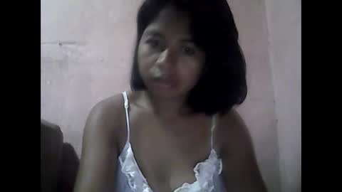 Snapshot of liora_selene chatting on March 3, 3:27 am liora online show from March 3, 3:27 am