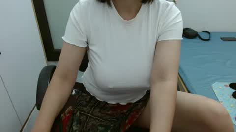 lisa_1011 online show from July 13, 10:49 am