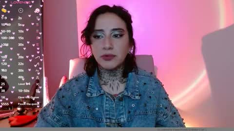 Snapshot of lisa_avila_ chatting on December 10, 3:20 am Lisa online show from December 10, 3:20 am