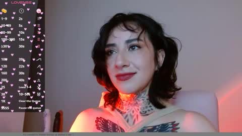 Snapshot of lisa_avila_ chatting on January 4, 11:06 pm Lisa online show from January 4, 11:06 pm