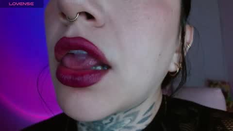 Snapshot of lisa_avila_ chatting on October 21, 2:04 am Lisa online show from October 21, 2:04 am