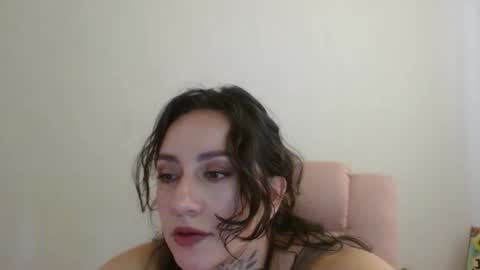 Snapshot of lisa_avila_ chatting on September 23, 9:24 pm Lisa online show from September 23, 9:24 pm