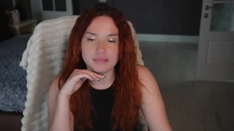 lisa_elfy online show from April 2, 2:03 pm