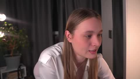 Elisabeth or Lisa online show from September 30, 8:24 pm