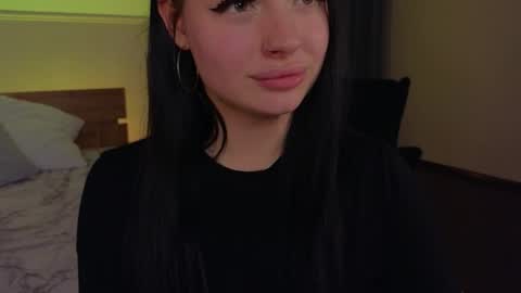lisaaaliss online show from May 11, 4:04 pm