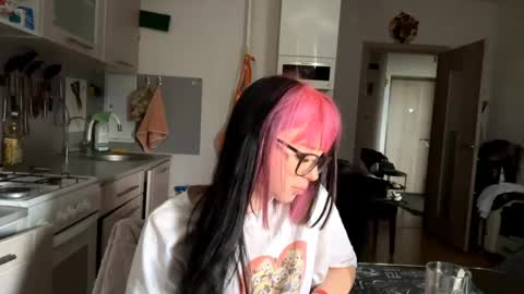 Aileen online show from May 31, 7:47 am