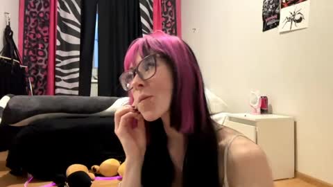 Aileen online show from May 26, 6:29 pm